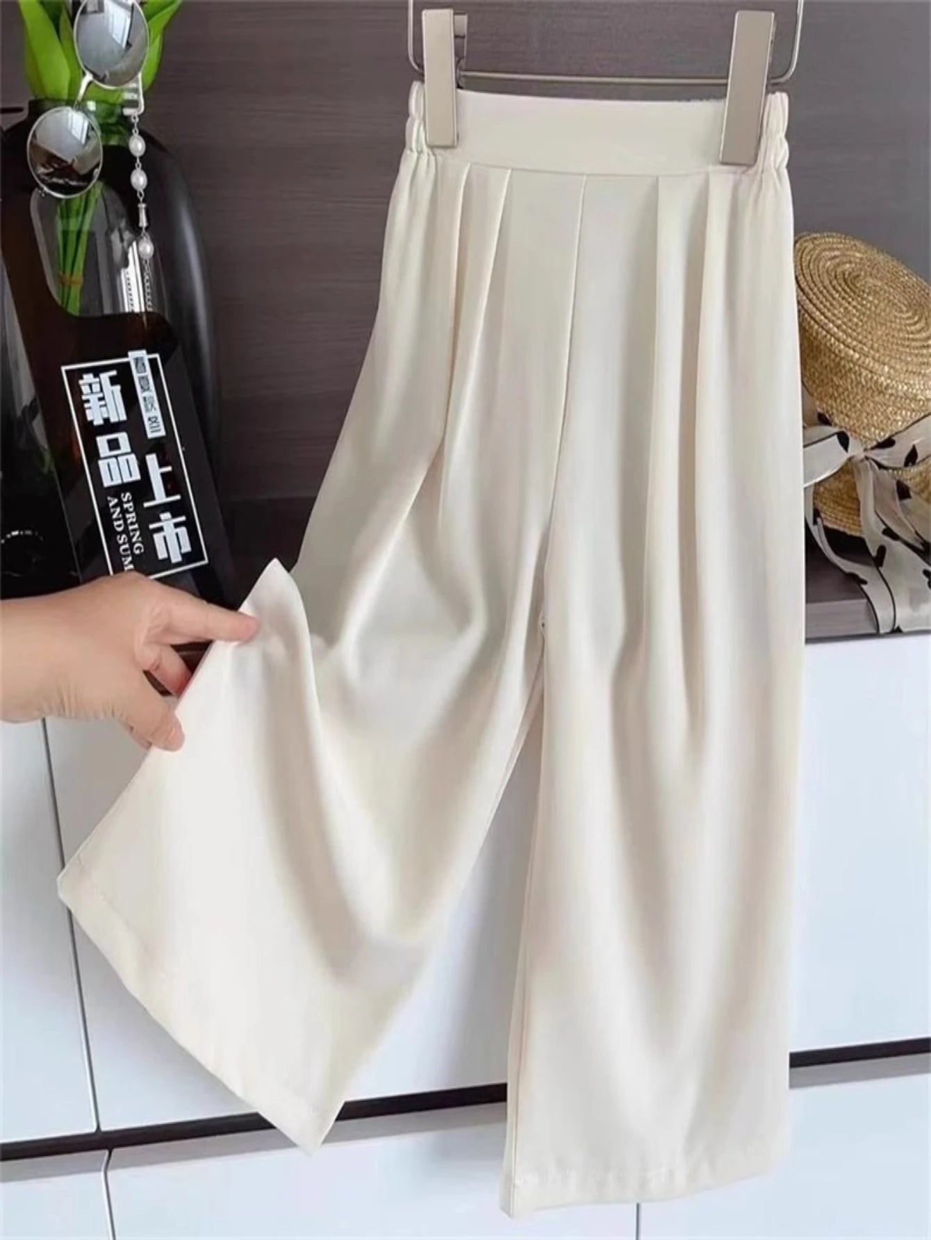 Girls Summer Chic Set – White Sleeveless Top with Bow & Wide Leg Pants, Elegant Kids Fashion Outfit for Ages 3-8