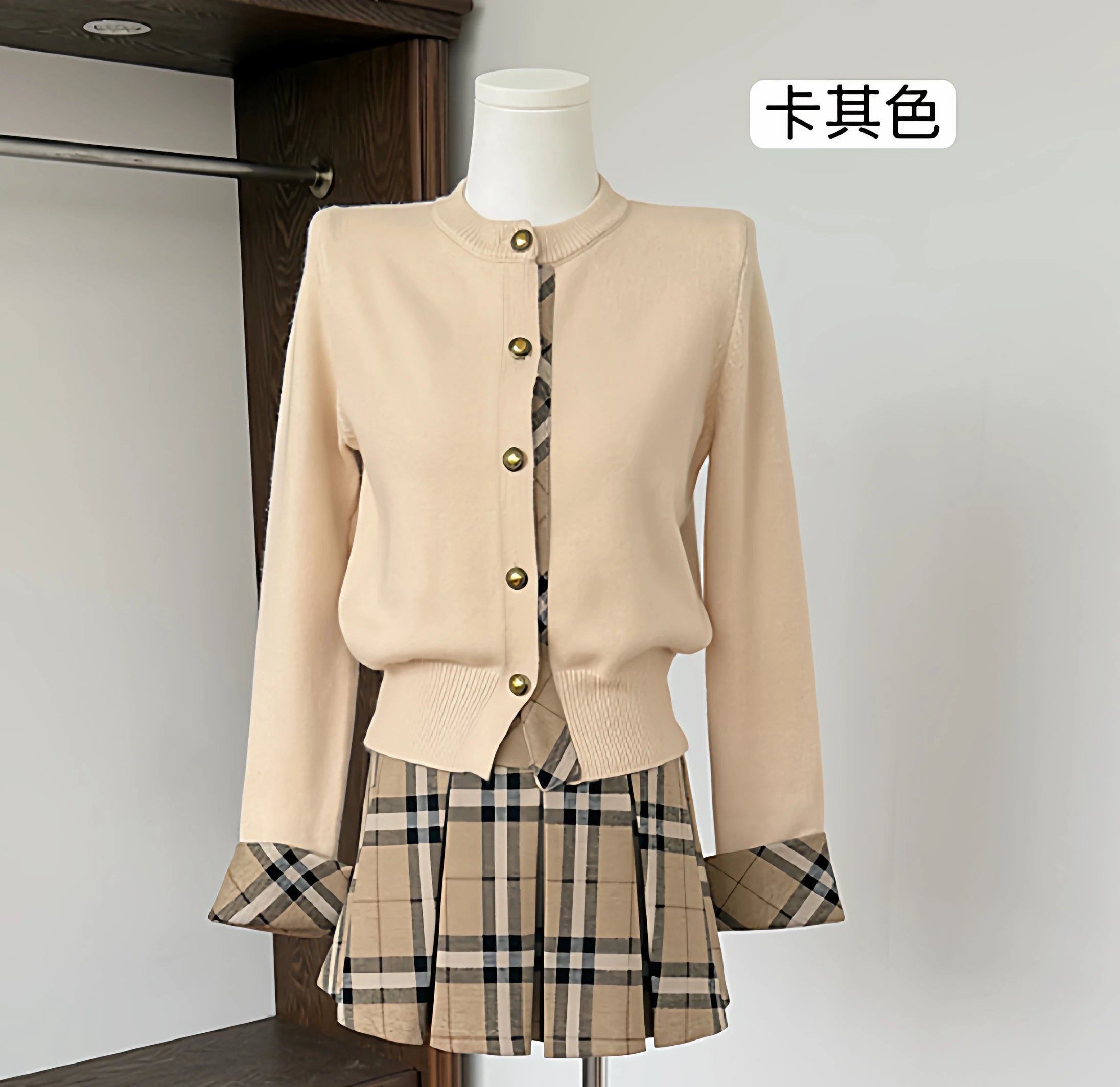 Stylish Korean Style Early Spring Plaid Pleated Skirt And Knitted Sweater Set Women's Fashion