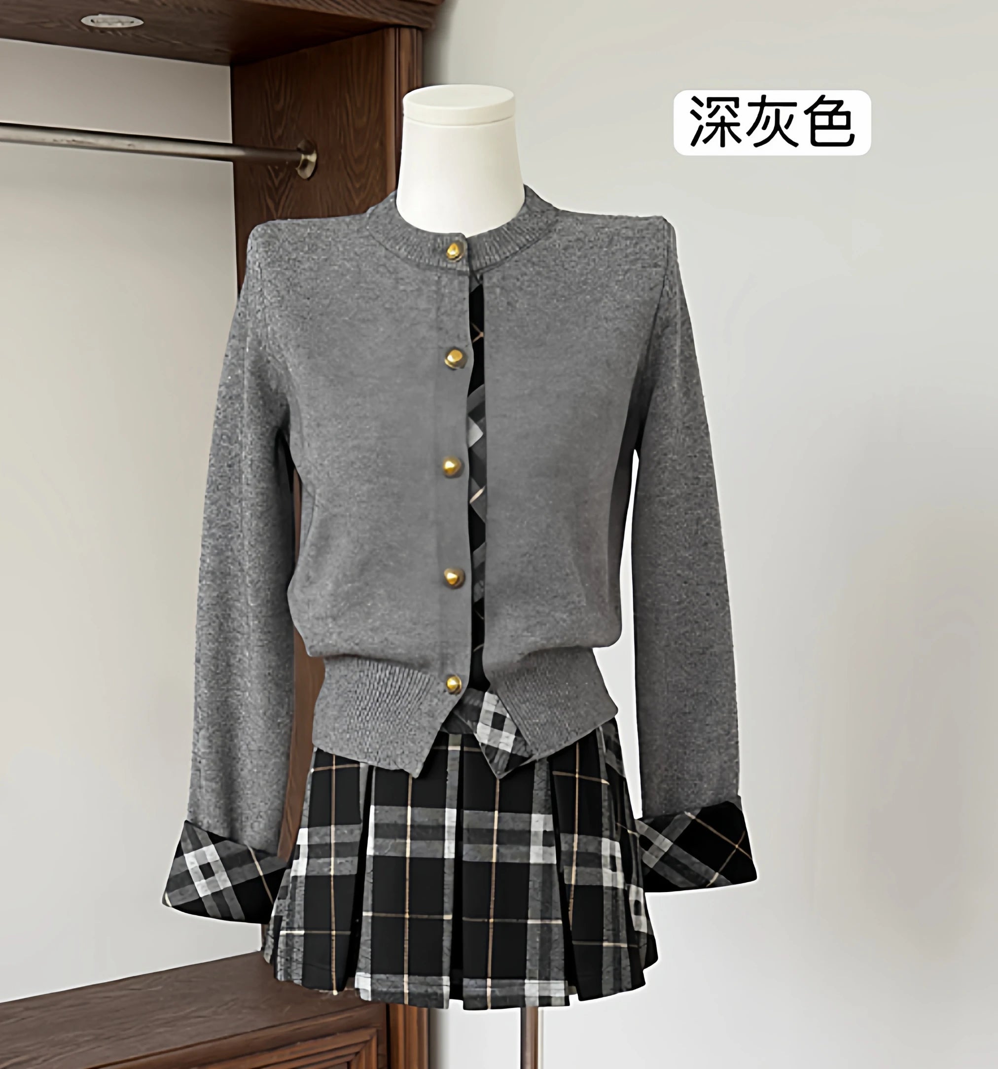 Stylish Korean Style Early Spring Plaid Pleated Skirt And Knitted Sweater Set Women's Fashion
