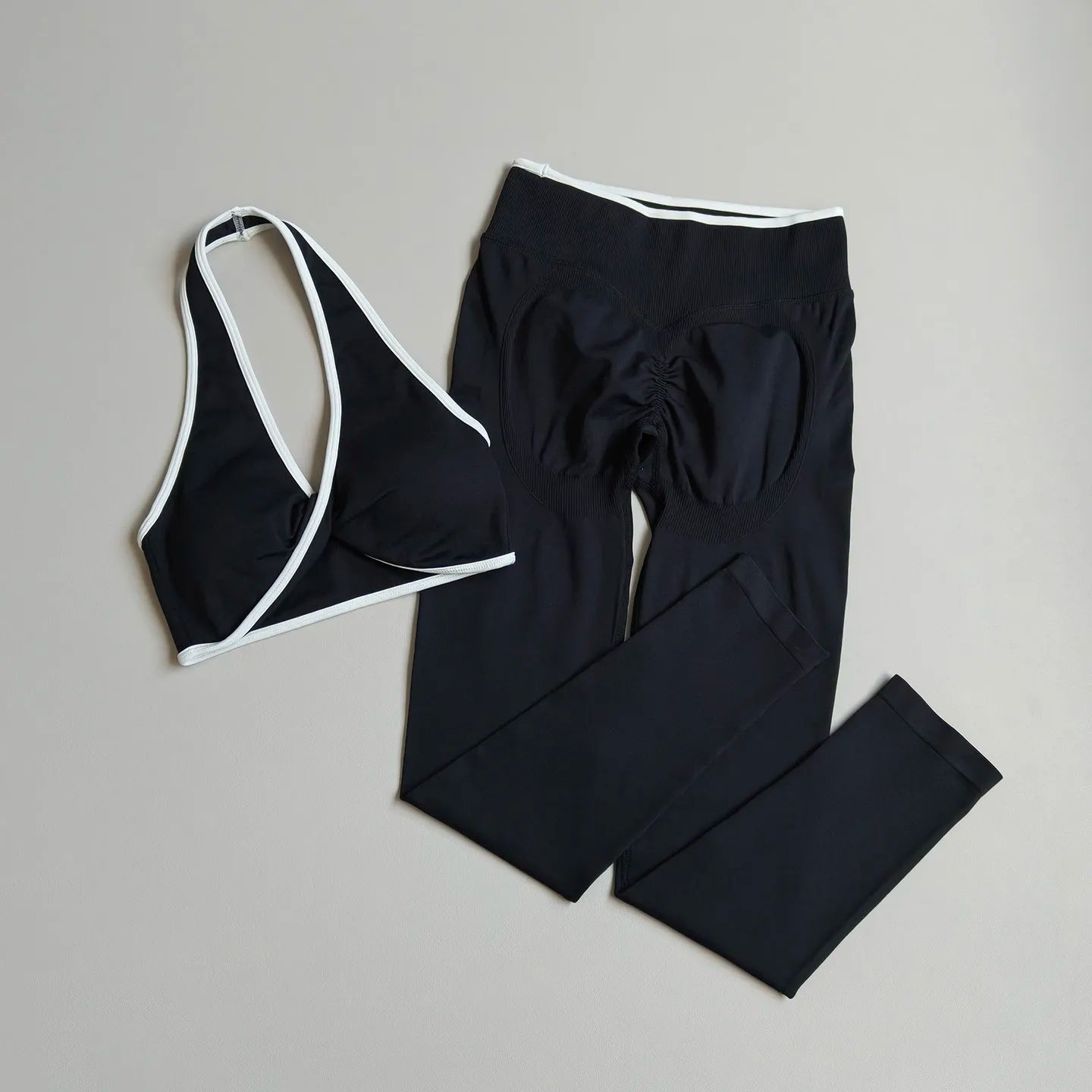 Seamless Yoga Suit Set with Peach Butt Halter Neck Push-Up Sports Bra High Waist Leggings Hip Lifting Control Fitness Outfit