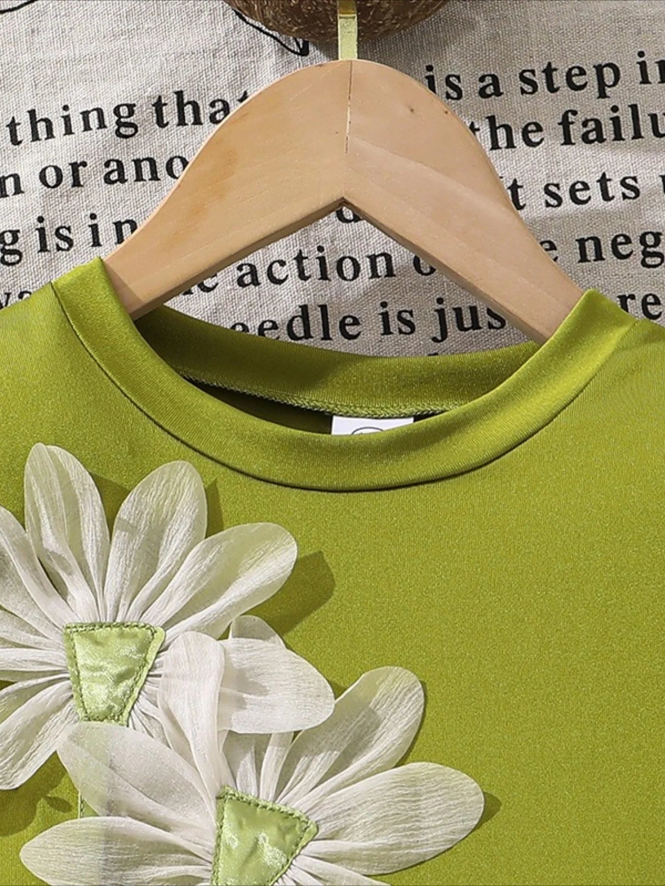 Girls' Outfit summer new style children's stylish three-dimensional flower flying sleeve top half skirt two-piece set