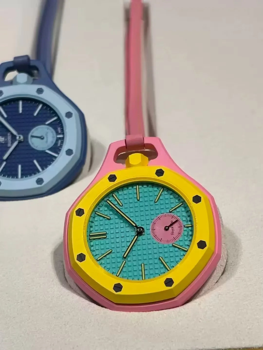 New Pocket Watch Pendant Men's and Women's Colored Candy Octagonal Quartz Movement Leather Lanyard Casual Fashion Style Gift