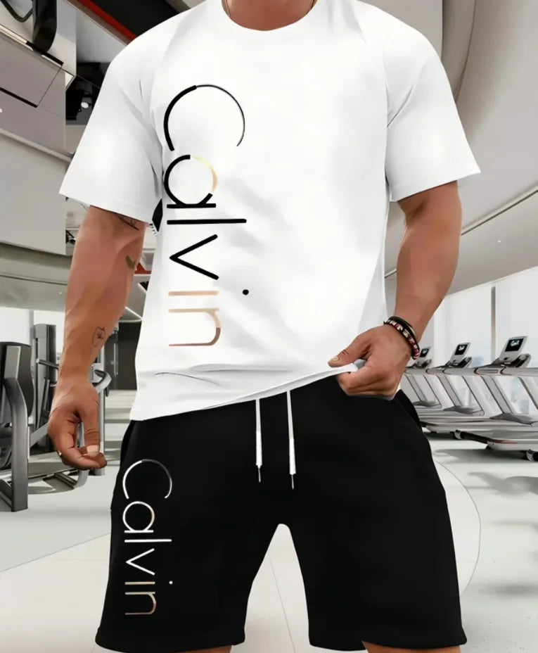 This 2026 high-end men's suit features casual color combinations to create a fresh summer look